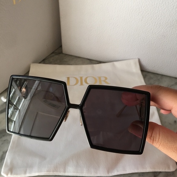 Dior 30 Montaigne Sunglass black/Gold - Picture 1 of 11